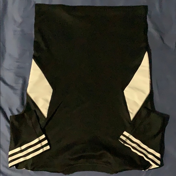 ADIDAS ORIGINALS T-Shirt. - Picture 5 of 6